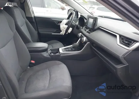 2019 Toyota Rav4 Xle z USA, uszkodzony, nr VIN 2T3P1RFV5KW046926